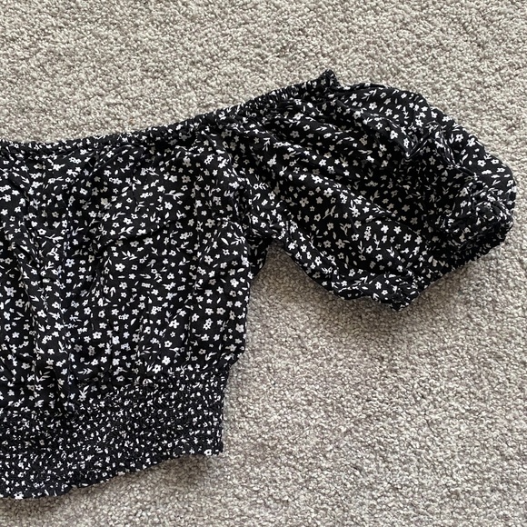 Garage‎ Floral Crop Top - Picture 3 of 7